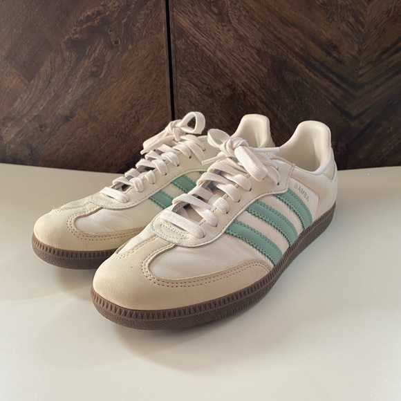 adidas Shoes - Adidas Women’s Sambas